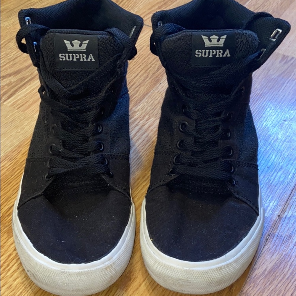 Supra Hightop Black/White Sole
